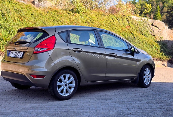 Ford Fiesta 3 of 27