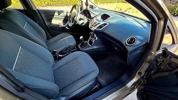 Ford Fiesta 15 of 27