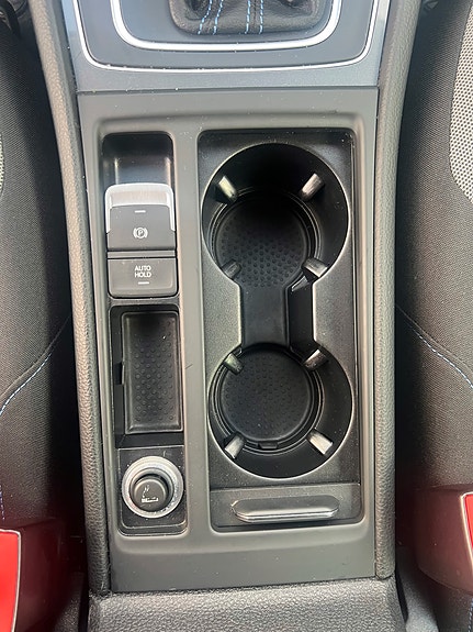 Volkswagen e-Golf VII 26 of 30
