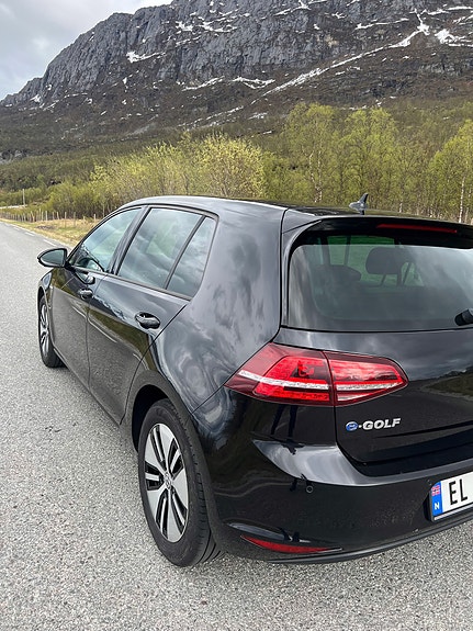 Volkswagen e-Golf VII 14 of 30