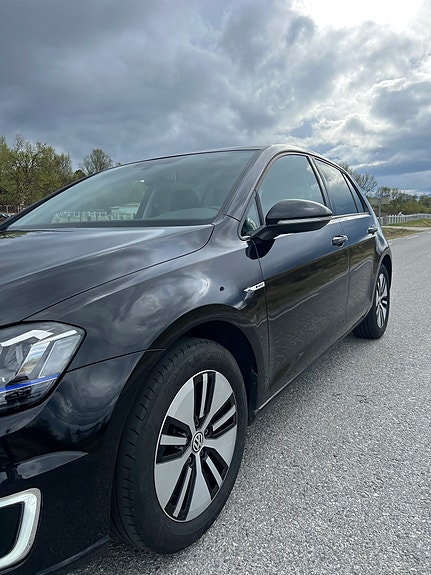 Volkswagen e-Golf VII 8 of 30