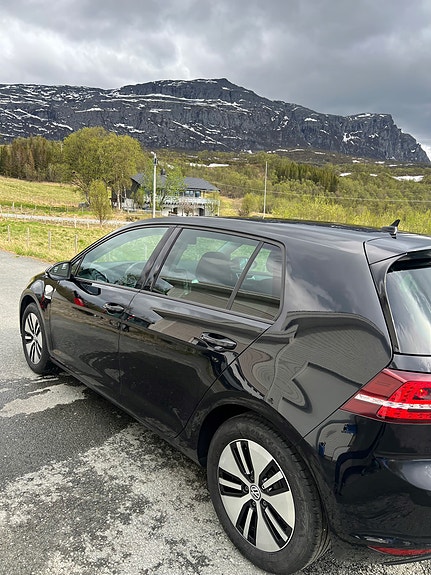 Volkswagen e-Golf VII 19 of 30