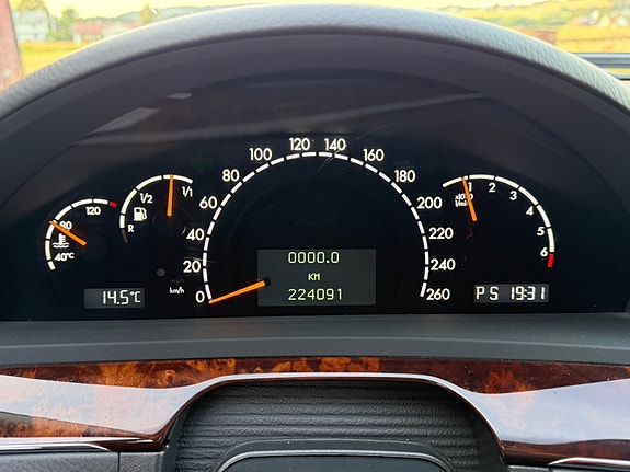 Mercedes-Benz S350 19 of 30