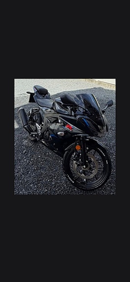 Suzuki GSX-R 125 2 of 15
