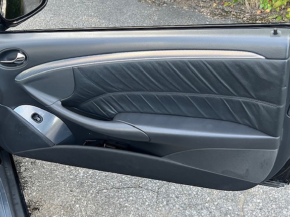 Mercedes-Benz CLK200 13 of 18