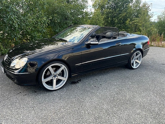 Mercedes-Benz CLK200 3 of 18