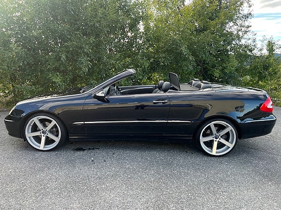 Mercedes-Benz CLK200 4 of 18