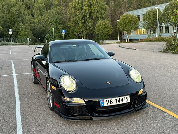 Porsche 911 17 of 30
