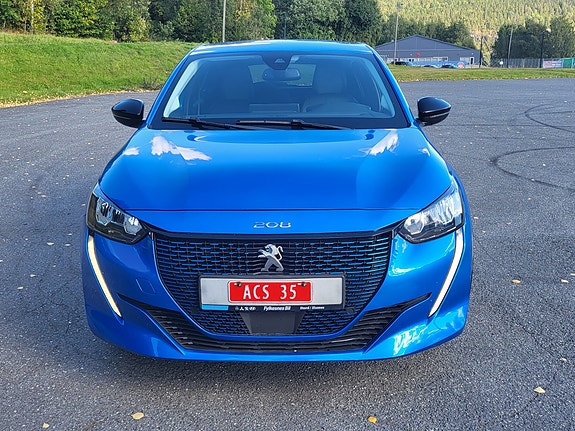 Peugeot 208 2 of 25