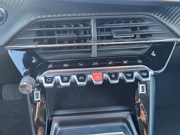 Peugeot 208 13 of 25
