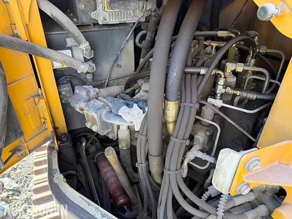 Volvo ECR355El 22 of 30