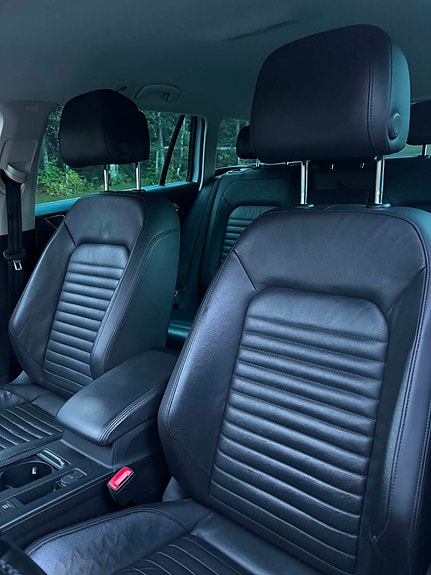 Volkswagen Passat Alltrack 18 of 24