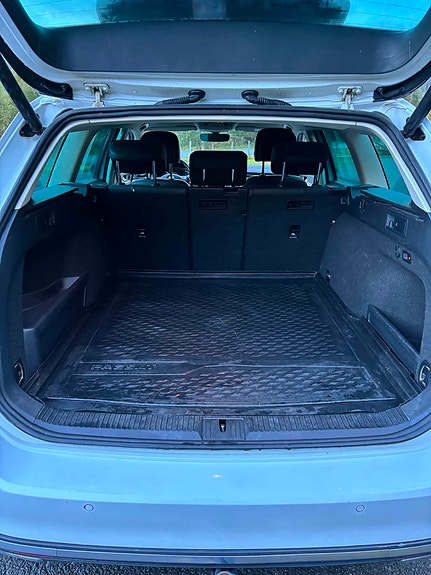Volkswagen Passat Alltrack 15 of 24
