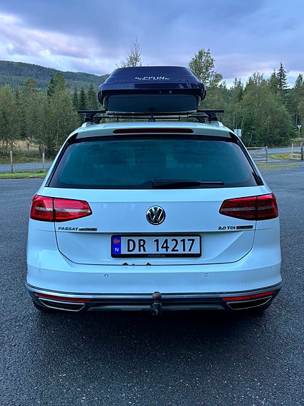 Volkswagen Passat Alltrack 10 of 24