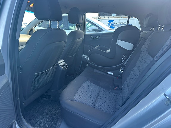 Hyundai IONIQ 8 of 11