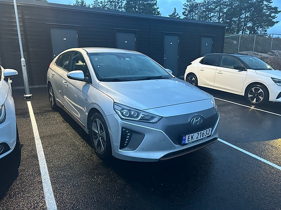 Hyundai IONIQ 2 of 11