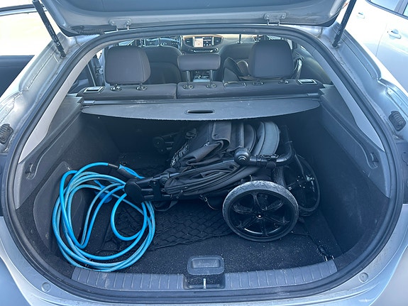 Hyundai IONIQ 10 of 11