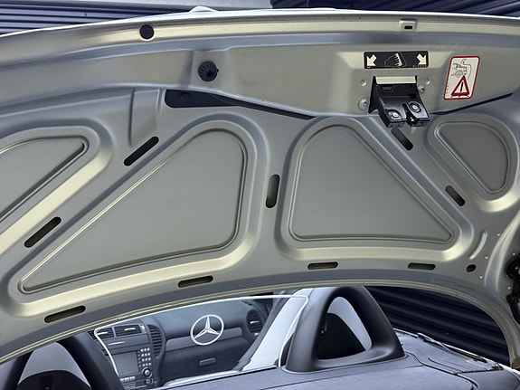 Mercedes-Benz SLK350 26 of 30