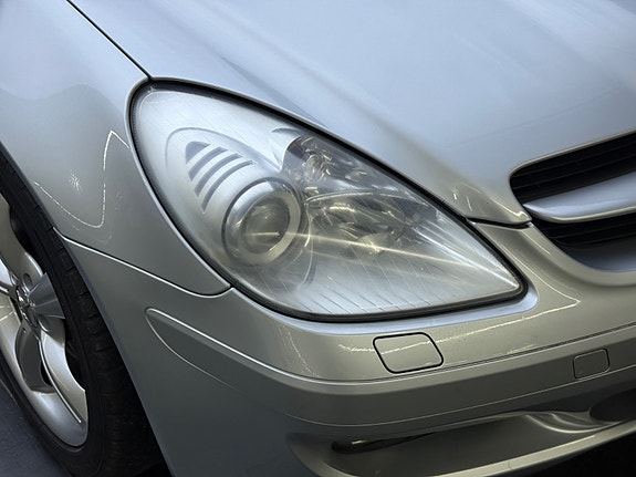 Mercedes-Benz SLK350 7 of 30
