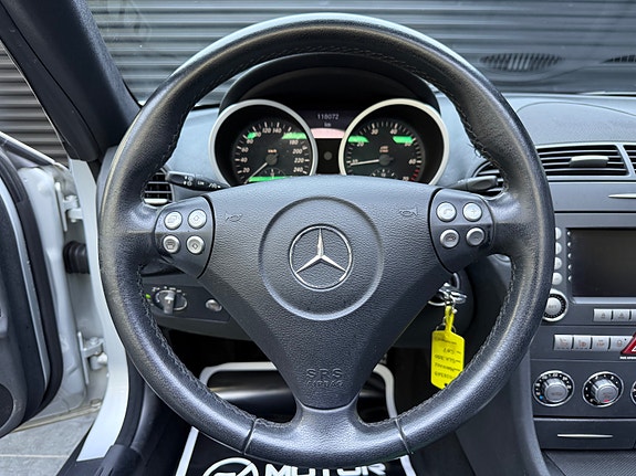 Mercedes-Benz SLK350 14 of 30