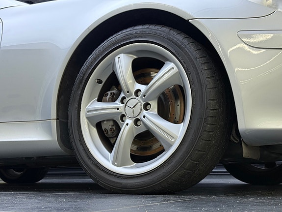 Mercedes-Benz SLK350 10 of 30
