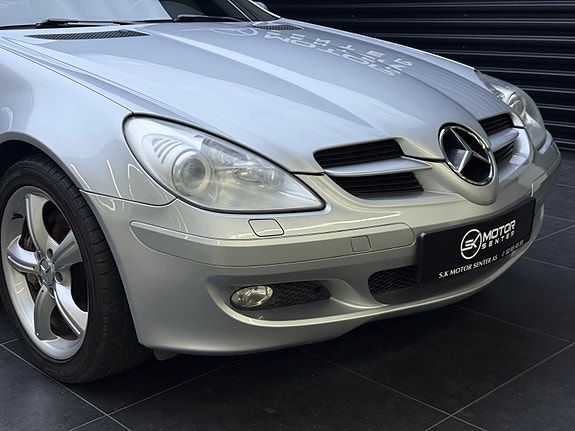 Mercedes-Benz SLK350 5 of 30
