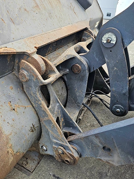 Volvo L120H, 2018 mod, 9960 timer, spakstyring, 3. funksjon, vekt med skriver, sentralsmøring, Volvo skuff, BM-feste 11 of 30