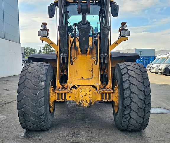 Volvo L120H, 2018 mod, 9960 timer, spakstyring, 3. funksjon, vekt med skriver, sentralsmøring, Volvo skuff, BM-feste 24 of 30