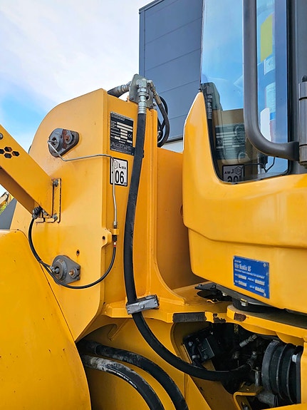 Volvo L120H, 2018 mod, 9960 timer, spakstyring, 3. funksjon, vekt med skriver, sentralsmøring, Volvo skuff, BM-feste 27 of 30