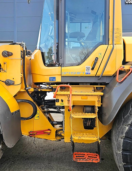 Volvo L120H, 2018 mod, 9960 timer, spakstyring, 3. funksjon, vekt med skriver, sentralsmøring, Volvo skuff, BM-feste 18 of 30