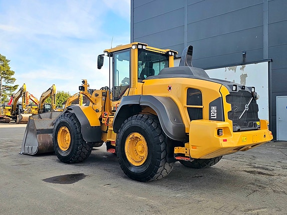Volvo L120H, 2018 mod, 9960 timer, spakstyring, 3. funksjon, vekt med skriver, sentralsmøring, Volvo skuff, BM-feste 3 of 30