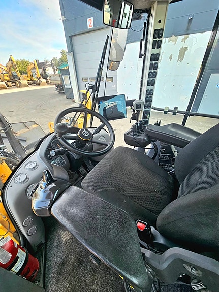 Volvo L120H, 2018 mod, 9960 timer, spakstyring, 3. funksjon, vekt med skriver, sentralsmøring, Volvo skuff, BM-feste 30 of 30