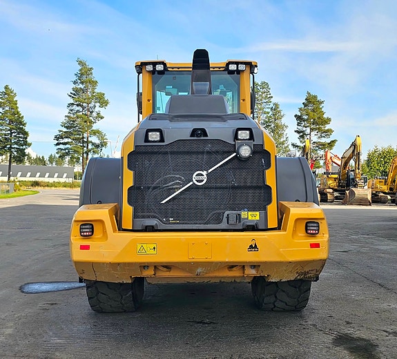 Volvo L120H, 2018 mod, 9960 timer, spakstyring, 3. funksjon, vekt med skriver, sentralsmøring, Volvo skuff, BM-feste 4 of 30