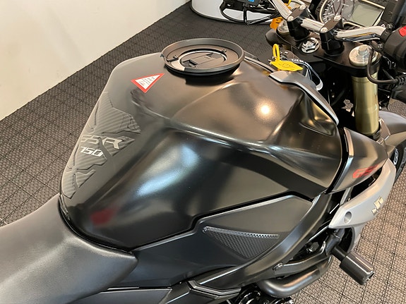 Suzuki GSR 750 A *** NYE DEKK * SERVICE/GARANTI *** 20 of 30