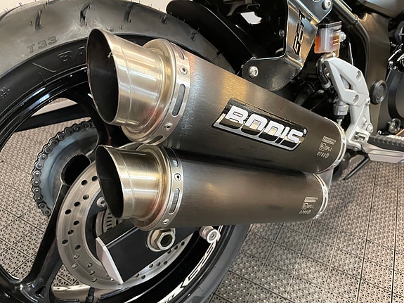 Suzuki GSR 750 A *** NYE DEKK * SERVICE/GARANTI *** 14 of 30
