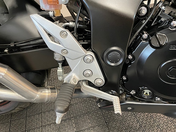 Suzuki GSR 750 A *** NYE DEKK * SERVICE/GARANTI *** 21 of 30