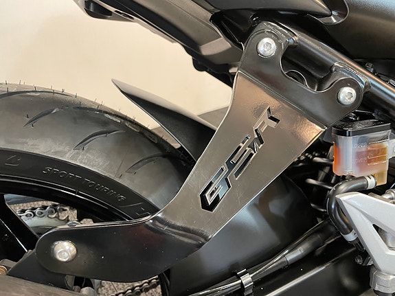 Suzuki GSR 750 A *** NYE DEKK * SERVICE/GARANTI *** 17 of 30