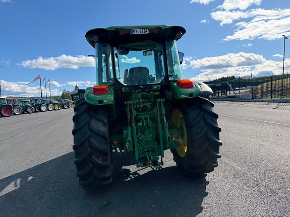John Deere 5080 M 12 of 30