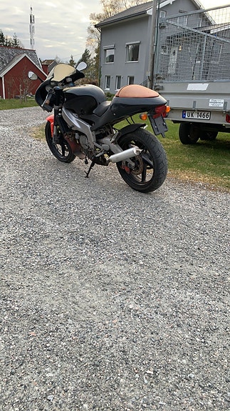 Aprilia RS 125 R 3 of 5