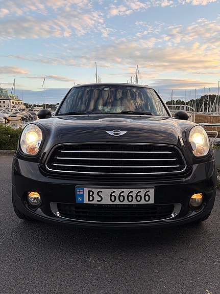 MINI Countryman Cooper D 8 of 24