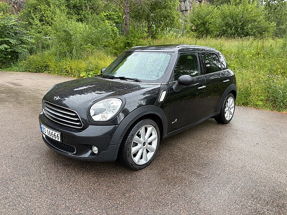 MINI Countryman Cooper D 2 of 24