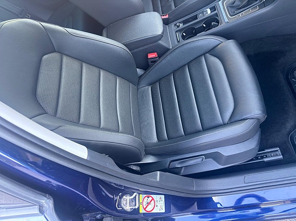 Volkswagen e-Golf VII 20 of 30