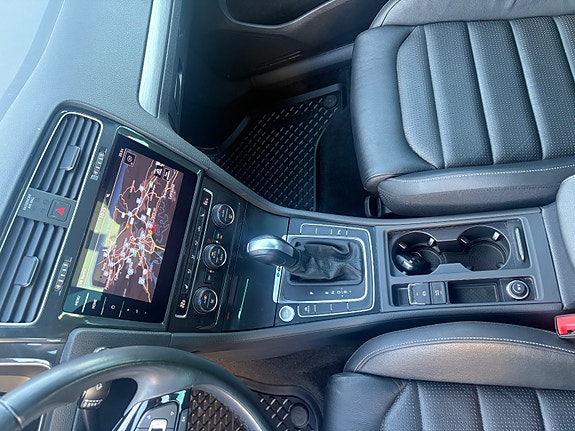 Volkswagen e-Golf VII 16 of 30