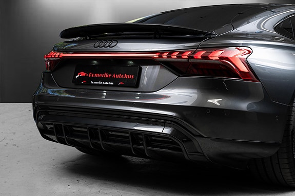 Audi e-tron GT 8 of 30