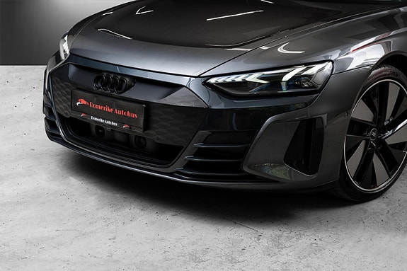 Audi e-tron GT 3 of 30