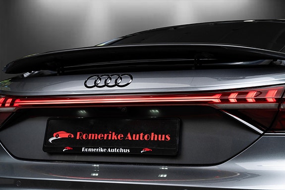 Audi e-tron GT 13 of 30