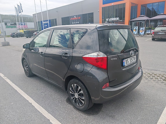 Toyota Verso-S 5 of 5