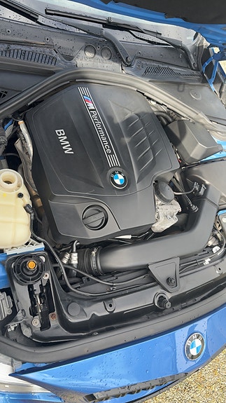 BMW M235i 10 of 17