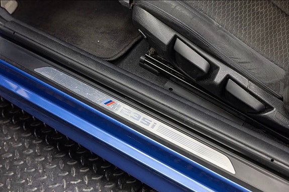 BMW M235i 13 of 17