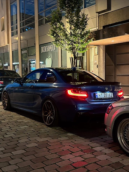 BMW M235i 2 of 17